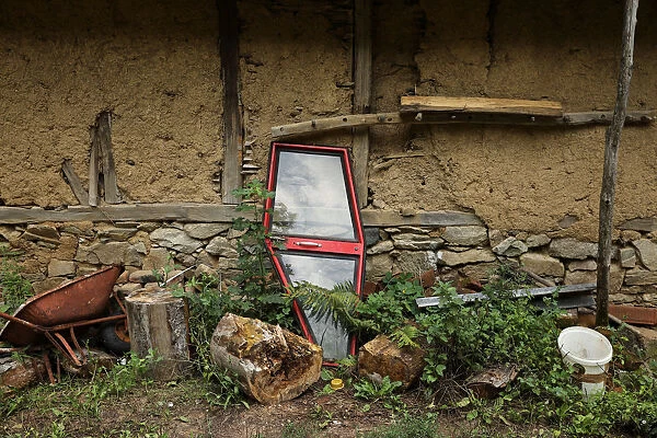 The Wider Image: Depopulation turns Serbias villages into ghost towns