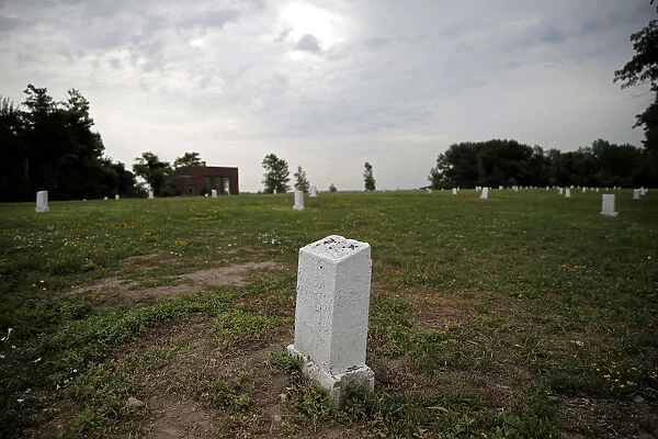The Wider Image: Mass graves in the heart of New York