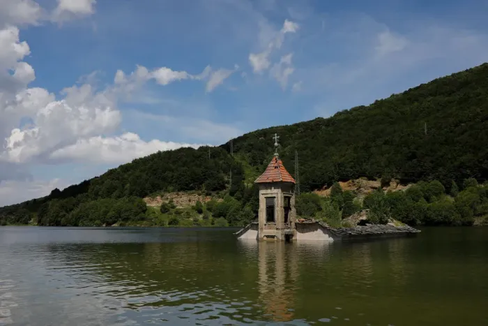 Framed Print : The Wider Image: Scepticism, hope as Macedonia set to change its name Framed Print : The Wider Image: Scepticism, hope as Macedonia set to change its name