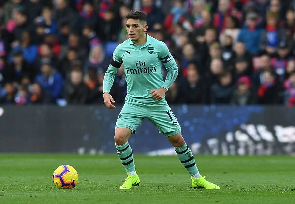 Lucas Torreira in Action: Arsenal's Midfield Maestro Shines Against Crystal Palace in Premier League 2018-19