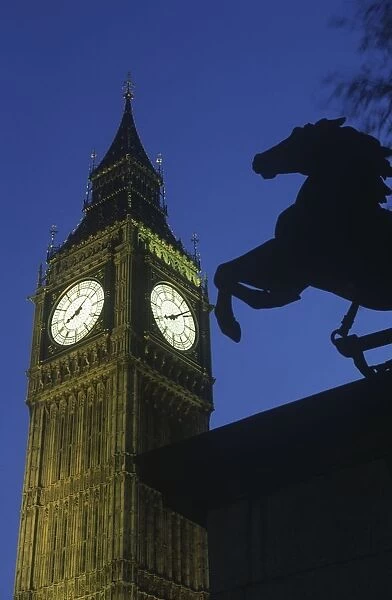 UK, England, London, City of Wesminster, Night view of Big Ben