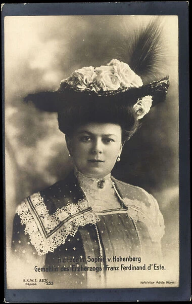 Ak Duchess Sophie von Hohenberg with hat, BKWI 887 255, death card (b  /  w photo)