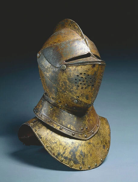 Close helmet, c. 1590-1625 (gilded steel with red velvet lining)