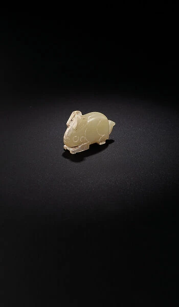 Rabbit-form pendant, late Shang-early Western Zhou dynasty, 12th-11th century BC (jade)