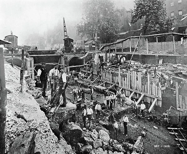 View in Kingsway during the progress of the Improvement, 1905 (photo)