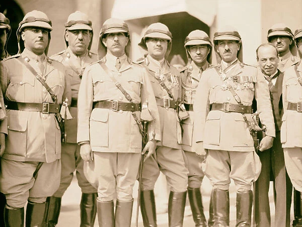 10  /  6  /  32 palace Baghdad British officers 1932