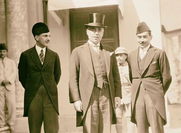 10  /  6  /  32 palace Baghdad man tophat men tails 1932