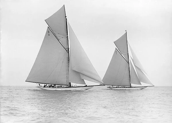 The 19-metre Wendula & Mariquita sail close-hauled, 1913