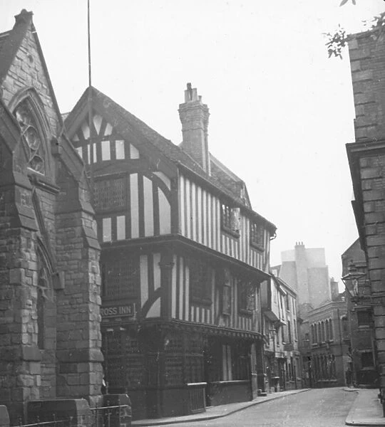 The Golden Cross Inn on the corner of Hay lane and Pepper Lane, Coventry. Circa 1936