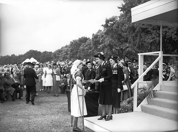 Princess Margaret presents awards July 1954 at the St John Ambulance Cadet Rally