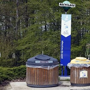 Waste collection - with Info panel on the A7 motorway - France