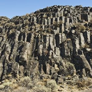 Columnar basalt formation