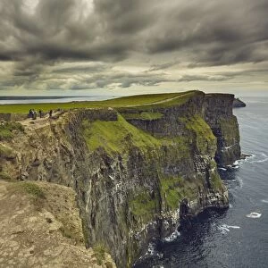The Cliffs of Moher, near Lahinch, County Clare, Munster, Republic of Ireland, Europe
