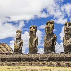 Details of moai at the 15 moai restored ceremonial site of Ahu Tongariki on Easter Island (Isla de Pascua) (Rapa Nui), UNESCO World Heritage Site, Chile, South America