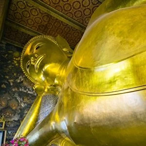 Giant reclining Buddha, Wat Pho (Temple of the Reclining Buddha), Bangkok, Thailand