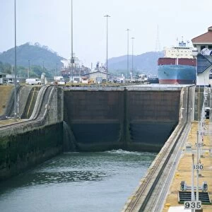 Miraflores Locks