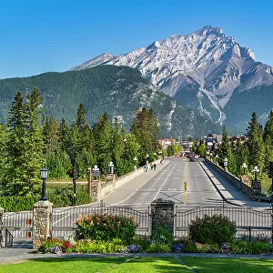 The town of Banff with Cascade Mountain in the background, Alberta, Rocky Mountains, Canada, North America