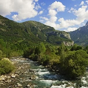 Valle de Broto, Parque Nacional de Ordesa, Central Pyrenees, Aragon, Spain, Europe