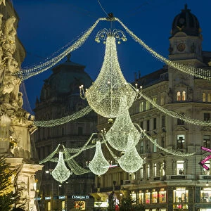 Austria, Vienna, The Graben pedestrian street with Christmas decorations