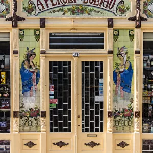 A Perola do Bolhao old grocery store, Porto, Portugal