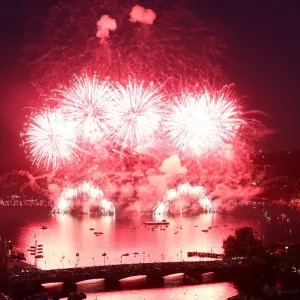 Fireworks explode during the Zueri Faescht festival over Lake Zurich in Zurich Fireworks explode during the Zueri Faescht festival over Lake Zurich in Zurich