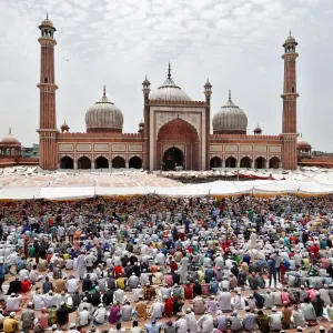 Muslims offer prayers during Jumat-ul-Vida, or the last Friday of the holy fasting Muslims offer prayers during Jumat-ul-Vida, or the last Friday of the holy fasting