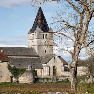 A view shows the church of Fontaines A view shows the church of Fontaines