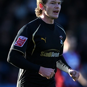 Coventry City's Aron Gunnarsson in Action: Championship Clash Against Scunthorpe United (06-12-2009)