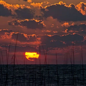 USA, Florida, Sarasota, Crescent Beach, Siesta Key, Cloudy Sunset
