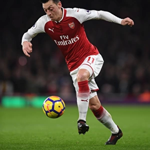 Mesut Ozil in Action: Arsenal vs Liverpool, Premier League 2017-18