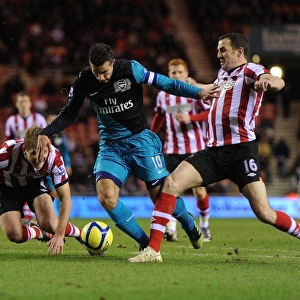 Van Persie vs Turner and O'Shea: Intense Battle in Sunderland's FA Cup Clash with Arsenal