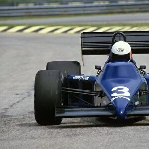 Brazilian GP 1985 Martin Brundle Tyrrell 012