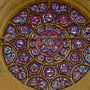 Rose window depicting the Virgin Mary surrounded by the twelve apostles