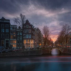 Amsterdam before the storm 7R21334