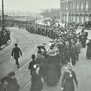 Long queue of people at Blackfriars Tramway shelter, London, 1912