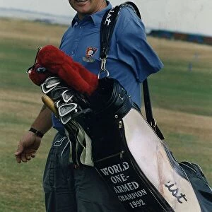 Brian Crombie World One Armed Golf Champion golf bag clubs