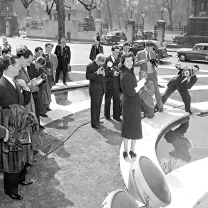Rita Hayworth in London. Photo shoot press reception April 1956