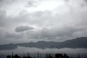 Weather Prints: The area of the La Tuna Fire, is preparing for possible mudslides caused by rain on hills