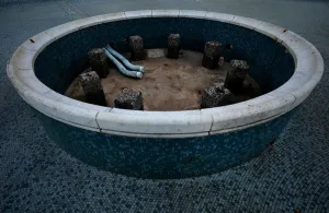 Safrica Prints: Fountains sit empty in the centre of Cape Town