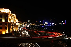 <b class=qtipBold><figcaption>Gm1Dvwgjitaa</figcaption></b><br>A general night view of the Bund on the banks of the Huangpu River in Shanghai August 6, 2007. The Bund is one of the most famous tourist sites in Shanghai. Locals use the Bund as a place for morning exercises as well as other activities. REUTERS/Nir Elias (CHINA) Gm1Dvwgjitaa