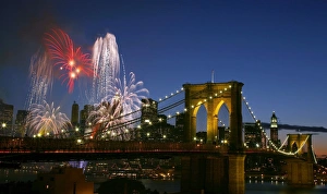 <b class=qtipBold><figcaption>GM1E45N0UFP01</figcaption></b><br>Fireworks can be seen near the Brooklyn Bridge during its 125th anniversary celebrations in New York May 22, 2008. This year marks the 125th anniversary of the bridge being built over the East River linking Manhattan to Brooklyn. REUTERS/Lucas Jackson (UNITED STATES) GM1E45N0UFP01
