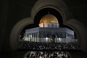 <b class=qtipBold><figcaption>GM1E6960KJH01</figcaption></b><br>Muslim women pray during Laylat al-Qadr in front of the Dome of the Rock, on the compound known to Muslims as al-Haram al-Sharif (Noble Sanctuary) and to Jews as Temple Mount, in Jerusalem's Old City during the Muslim holy month of Ramadan September 5, 2010. REUTERS/Ammar Awad (JERUSALEM - Tags: SOCIETY RELIGION IMAGES OF THE DAY) GM1E6960KJH01