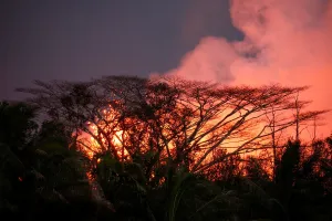 Images Dated 10th June 2018: Lava erupts in Leilani Estates