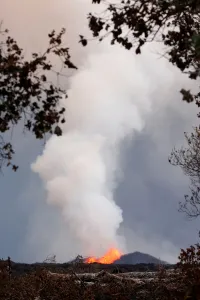 Images Dated 10th June 2018: Lava erupts in Leilani Estates