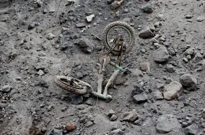 Guatemala Prints: The Wider Image: In volcanos wake, Guatemalan town became a cemetery